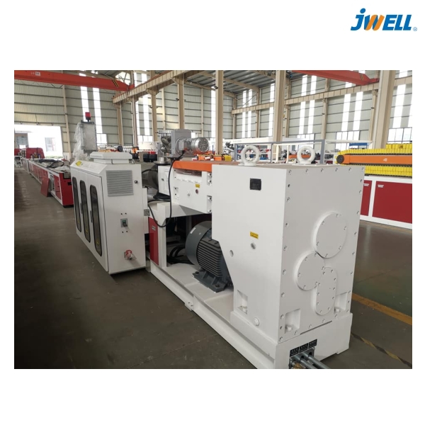 Utilizing Extrusion Blow Molding